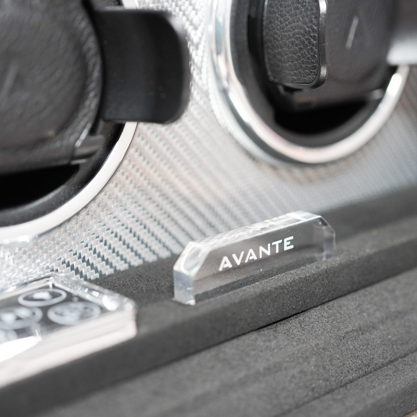 (Avante)Ebony wooden finishing in high gloss lacquer  with sliver carbon fiber trimmed inlay 2 watch winders